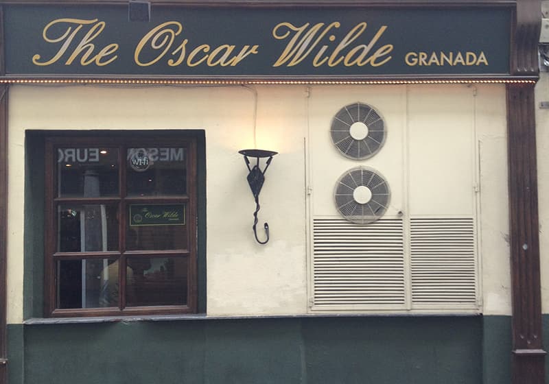 nomadic mick oscar wilde irish bar granada spain 800x560