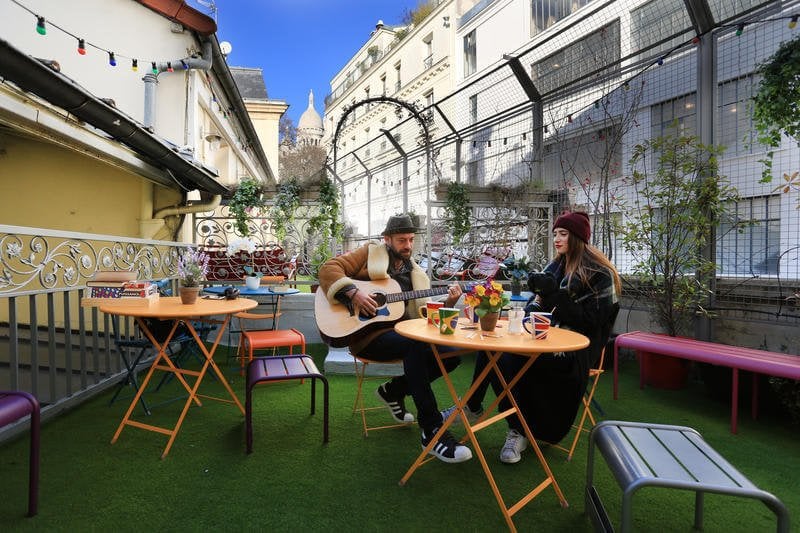 Cheap Hostels in Paris - Le Village Montmartre Patio