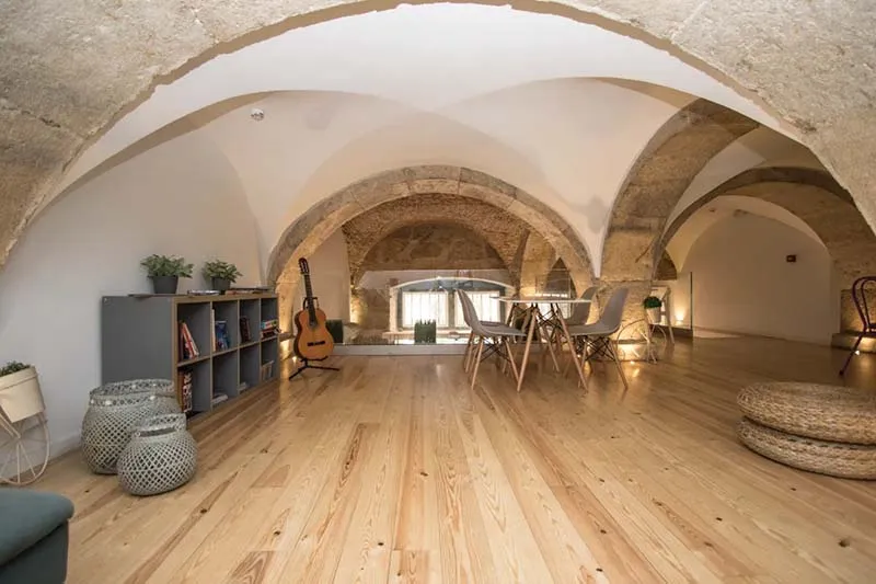 Lisbon Hostels - Lost Inn Lisbon
