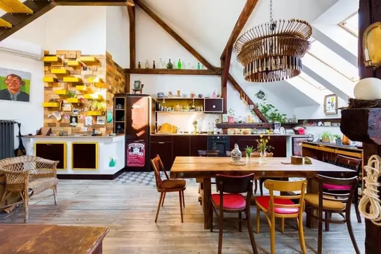 Best Hostels in Budapest - Das Nest Hostel Common Area
