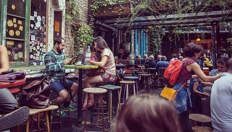Ruin Bars Budapest - Szimpla Kert
