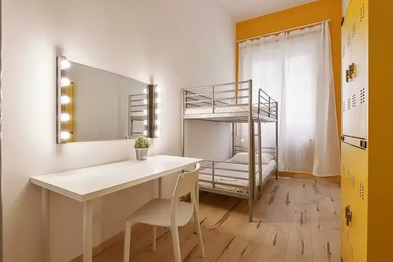 Milan Hostels - QUO Milano Dorm Room