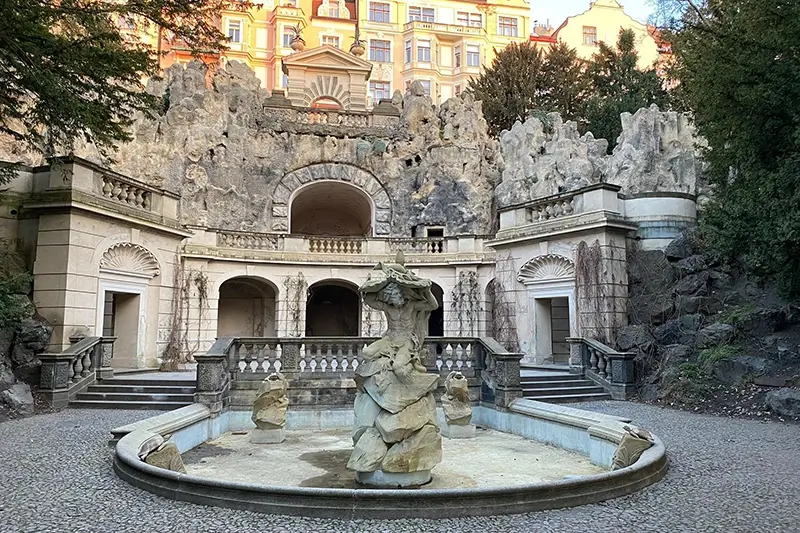 Neighbourhoods in Prague | Havlickovy Sady Grotto