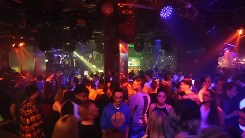 Party Cities Europe - Zoo Bar in London