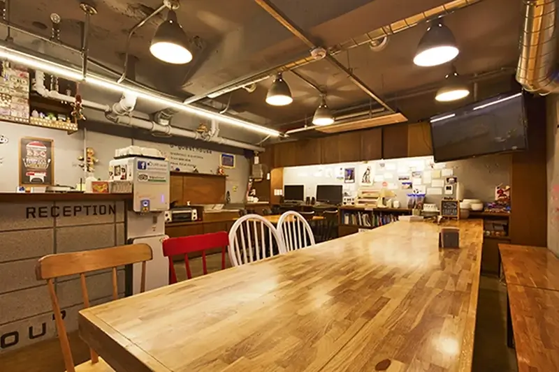 Seoul Hostels - G Guest House Itaewon Reception Area