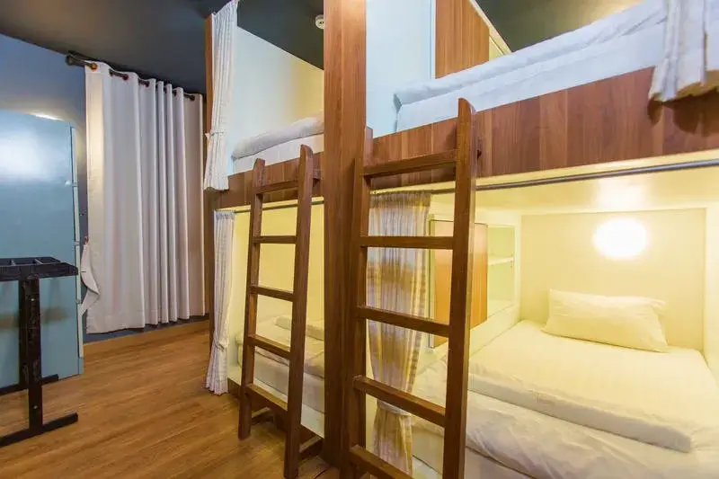 Chiang Mai Hostels - Give Me 5 Hostel Dorm Room