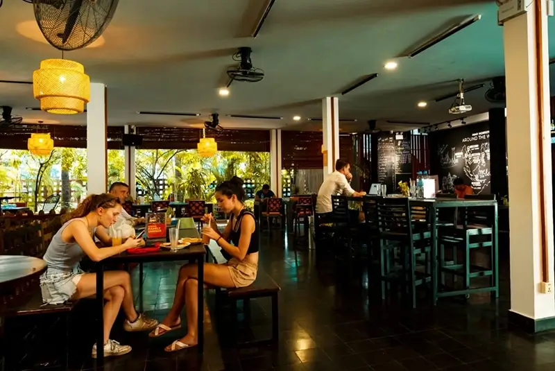 Best Hostels in Phnom Penh - Mad Monkey Phnom Penh Bar Area