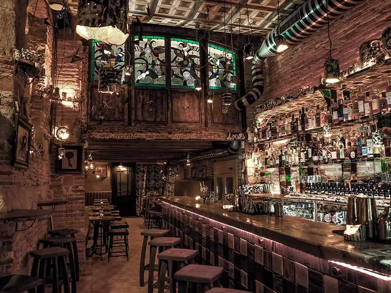 Best Bars in Barcelona - Mariposa Negra Cocktail Bar - Cocteleria Artesana
