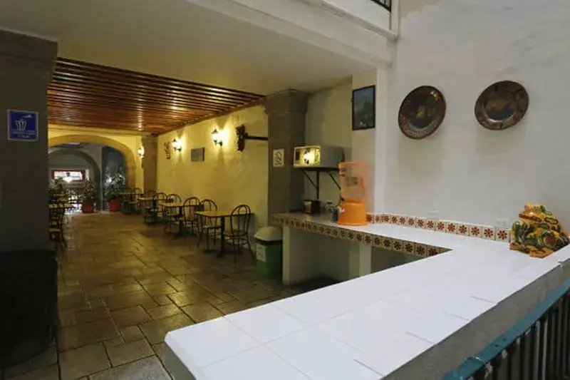 Mexico City Hostels - Mexico City Hostel Common Area