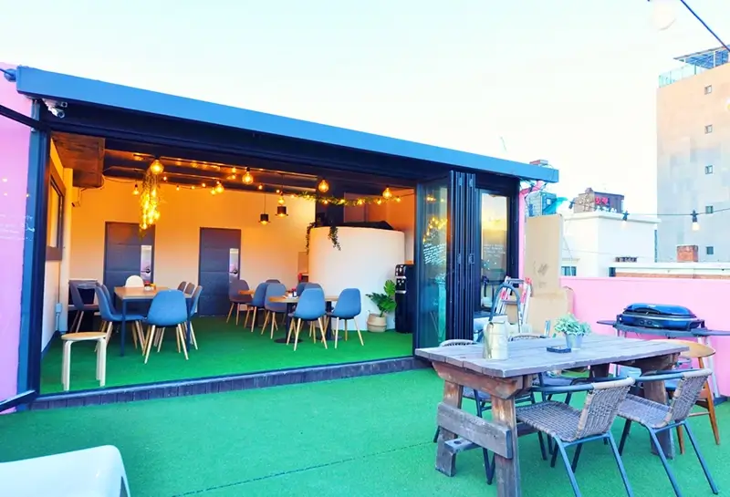 Best Hostels in Seoul - OYO Hostel Dongdaemun 1 Outdoor Patio