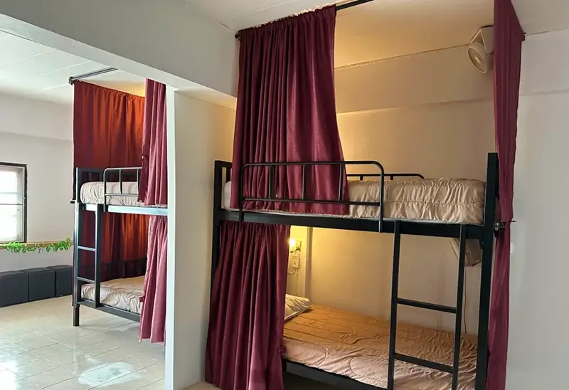 Chiang Mai Hostels - The Cabin Backpackers Hostel & Bar Dorm Room