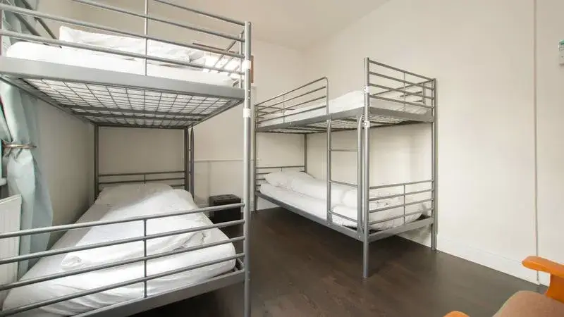 London Hostels - The Walrus Hostel London Dorm Room