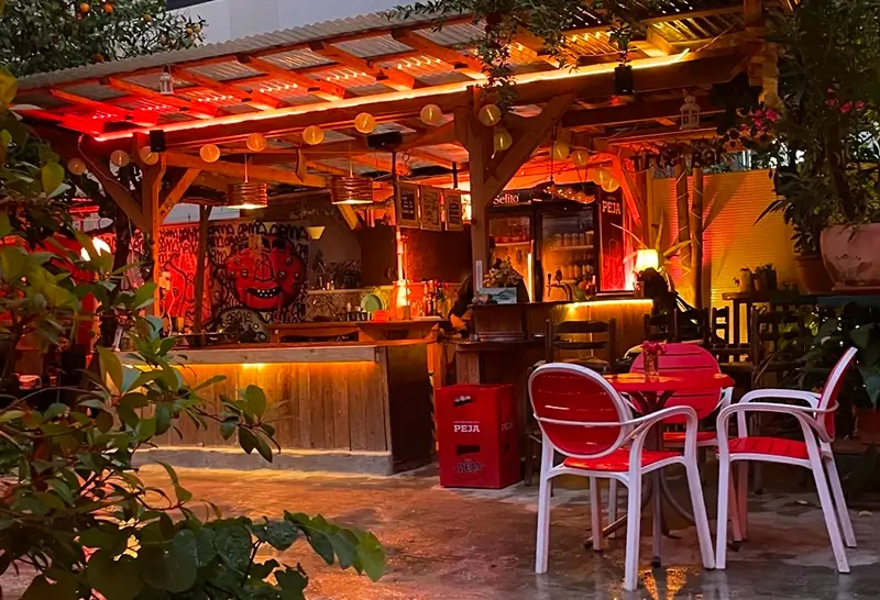 Tirana Hostels - Tirana Backpacker Hostel Bar