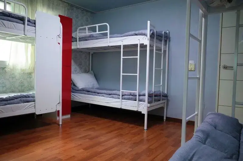 Seoul Hostels - YaKorea Hostel Gangnam Dorm Room