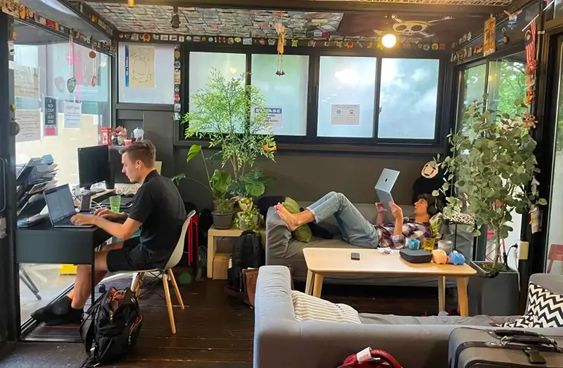 Best Hostels in Seoul - Zzzip Guesthouse in Hongdae Common Area