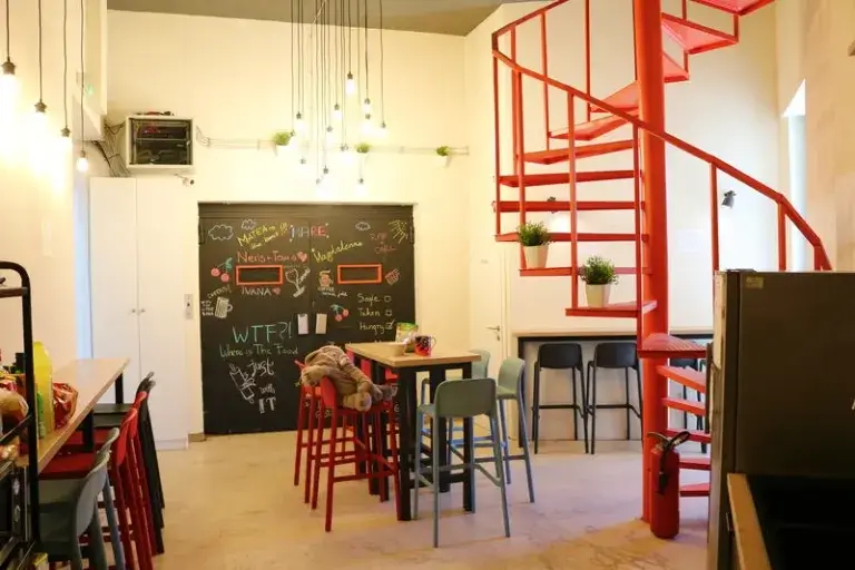 Split Hostels - En Route Hostel Common Area