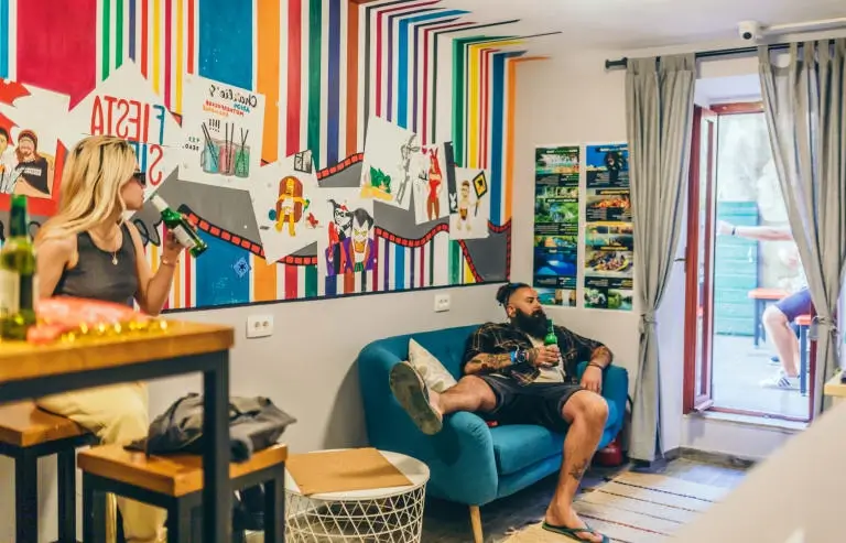 Split Hostels - Fiesta Siesta Social Hostel Common Area