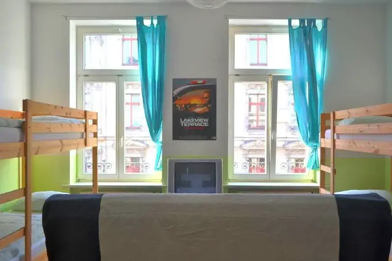 Leipzig Hostels - Hostel Absteige Dorm Room