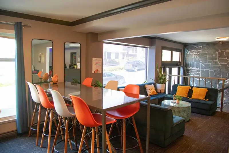 Best Hostels in San Francisco - Samesun San Francisco Common Room