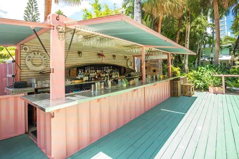 Miami Hostels - Selina Miami River Outdoor Bar