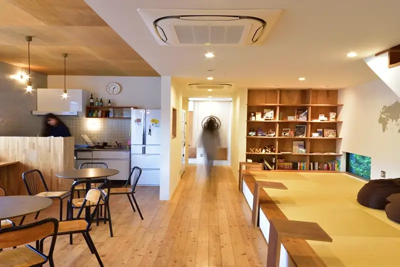 Best Hostels in Osaka - Hostel Mitsuwaya Osaka Common Area