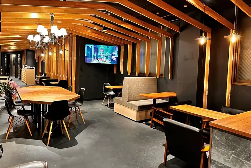 Best Hostels in Osaka - Namba Guesthouse HIVE Common Area