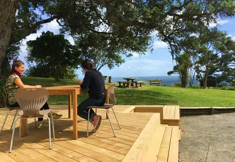 Best Hostels in Auckland - Waiheke Backpackers Hostel Outdoor Garden
