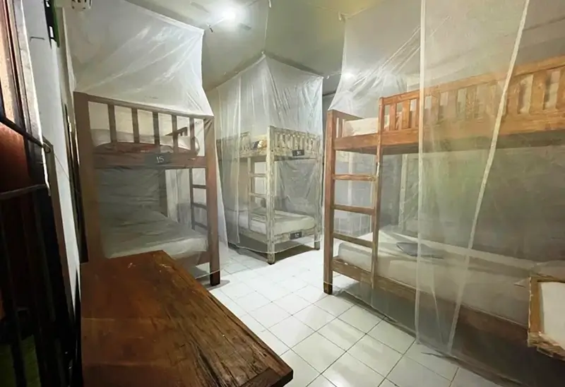 Best Hostels in Kuta - da'HOuSeTEL Dorm Room
