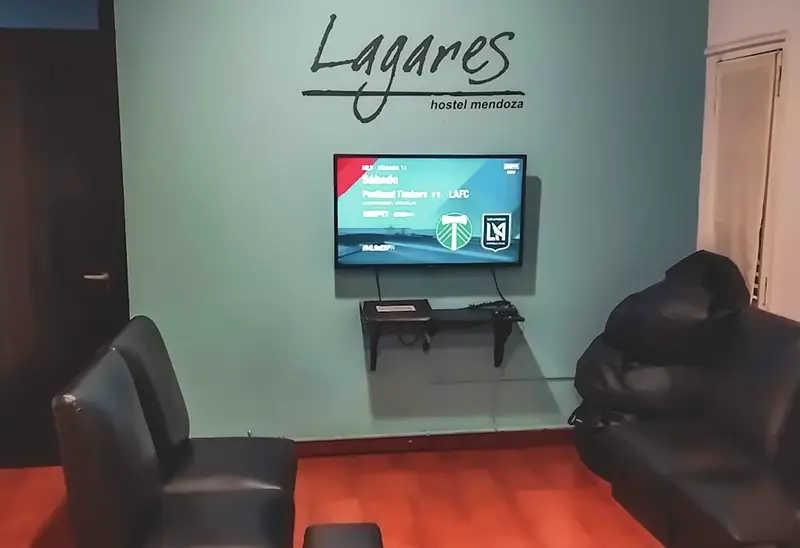 Best Hostels in Mendoza - Lagares Hostel Common Area