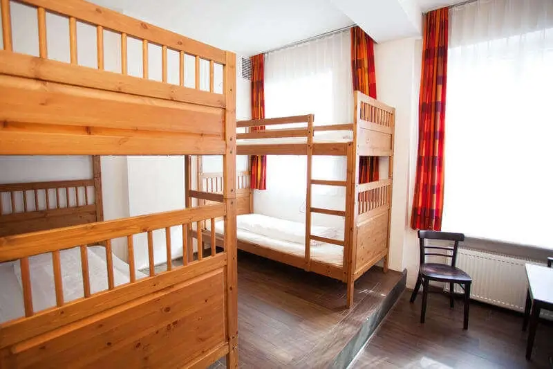 Hostels in Munich - Jaeger's Munich Dorm Room