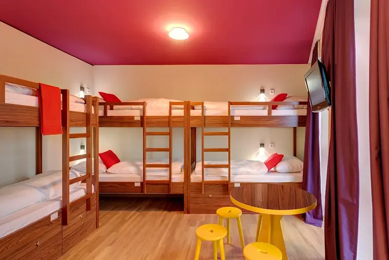 Best Hostels in Frankfurt | MEININGER Frankfurt Main Airport Dorm Room