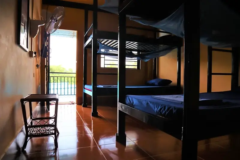 Kampot Hostels - Arcadia Backpackers & Water Park Dorm Room