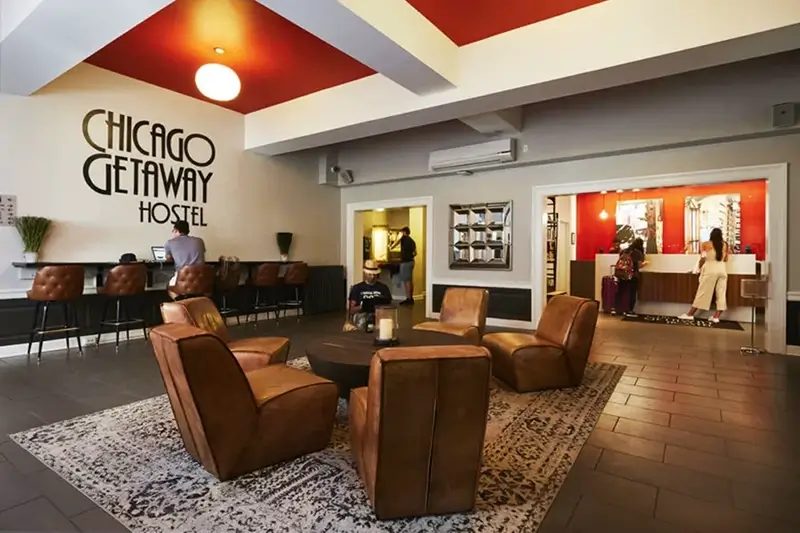 Best Hostels in Chicago - Chicago Getaway Hostel Common Area
