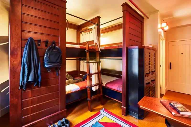 Best Hostels in Chicago - Freehand Chicago Dorm Room