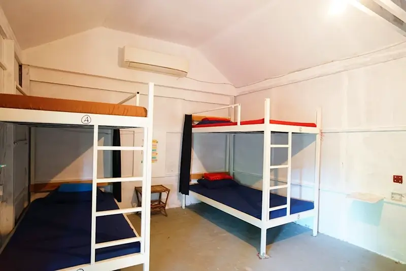 Kampot Hostels - Yellow Sun Hostel Dorm Room