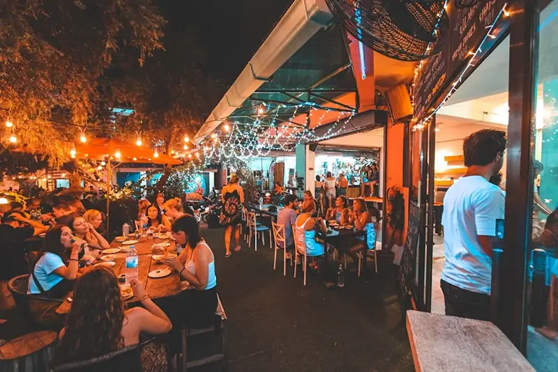 Islander Hostel & Dive School Bar Restaurant
