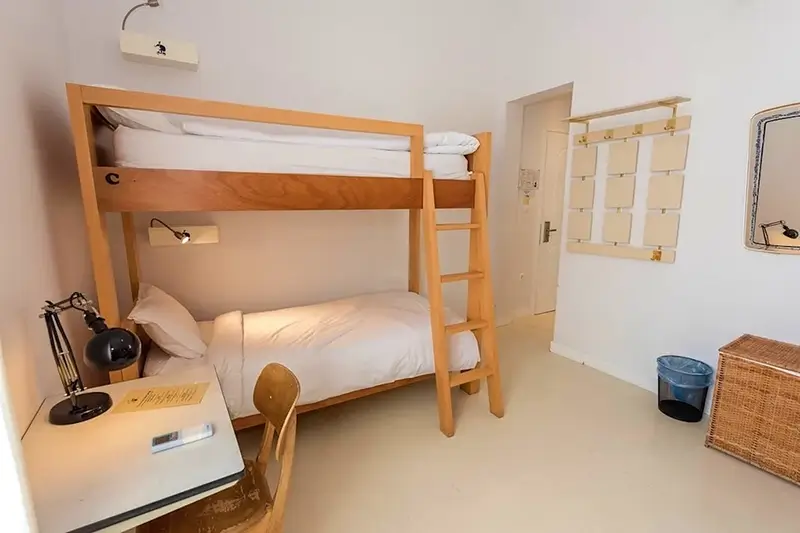 Best Hostels in Athens - City Circus Athens Beautiful Dorm Room