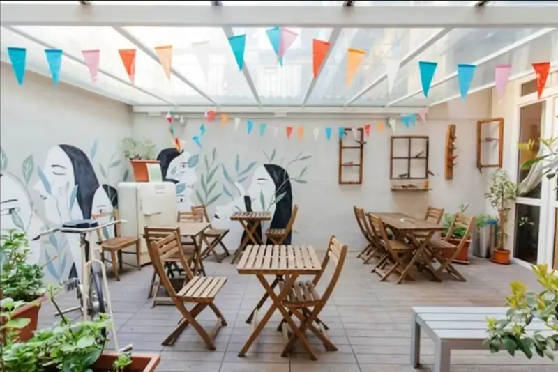 Best Hostels in Turin - Tomato Urban Retreat Common Area