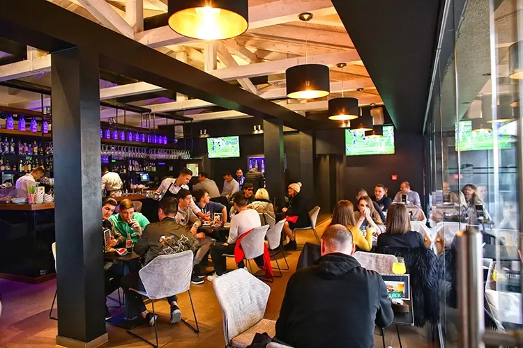 Best Bars in Split - Tennis Bar Split
