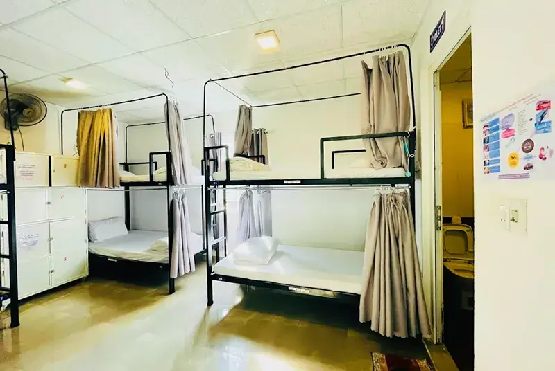 Hue Hostels - Shark Hostel Dorm Room