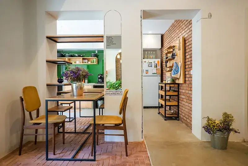 Best Hostels in Tehran - RooBeRoo Hostel Common Area