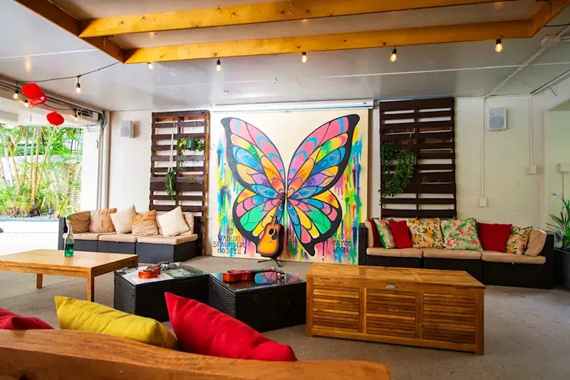 Best Hostels in Honolulu - Waikiki Beachside Hostel Common Area